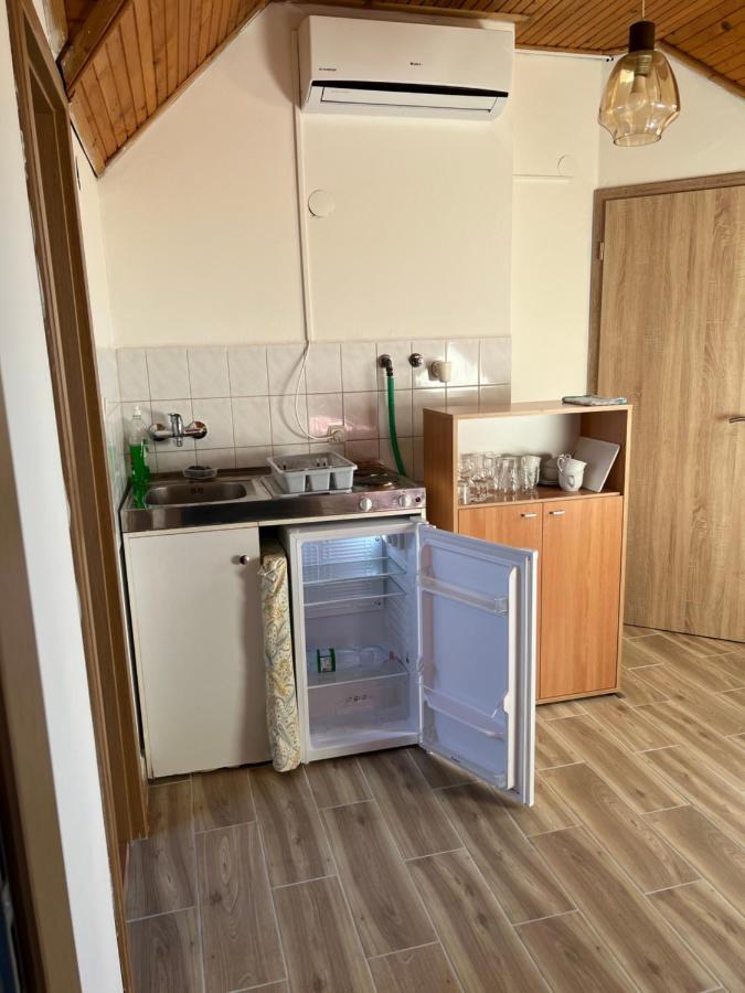 Csikos Apartman Gyenesdias Luaran gambar