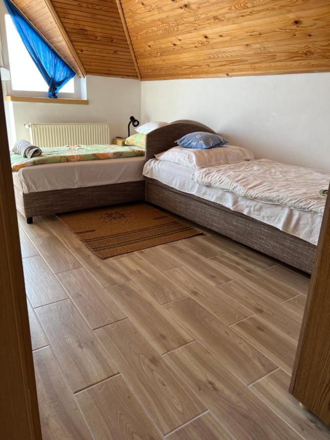 Csikos Apartman Gyenesdias Luaran gambar