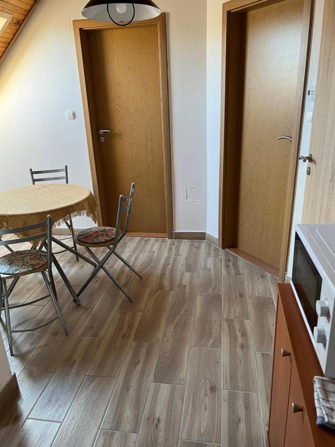 Csikos Apartman Gyenesdias Luaran gambar