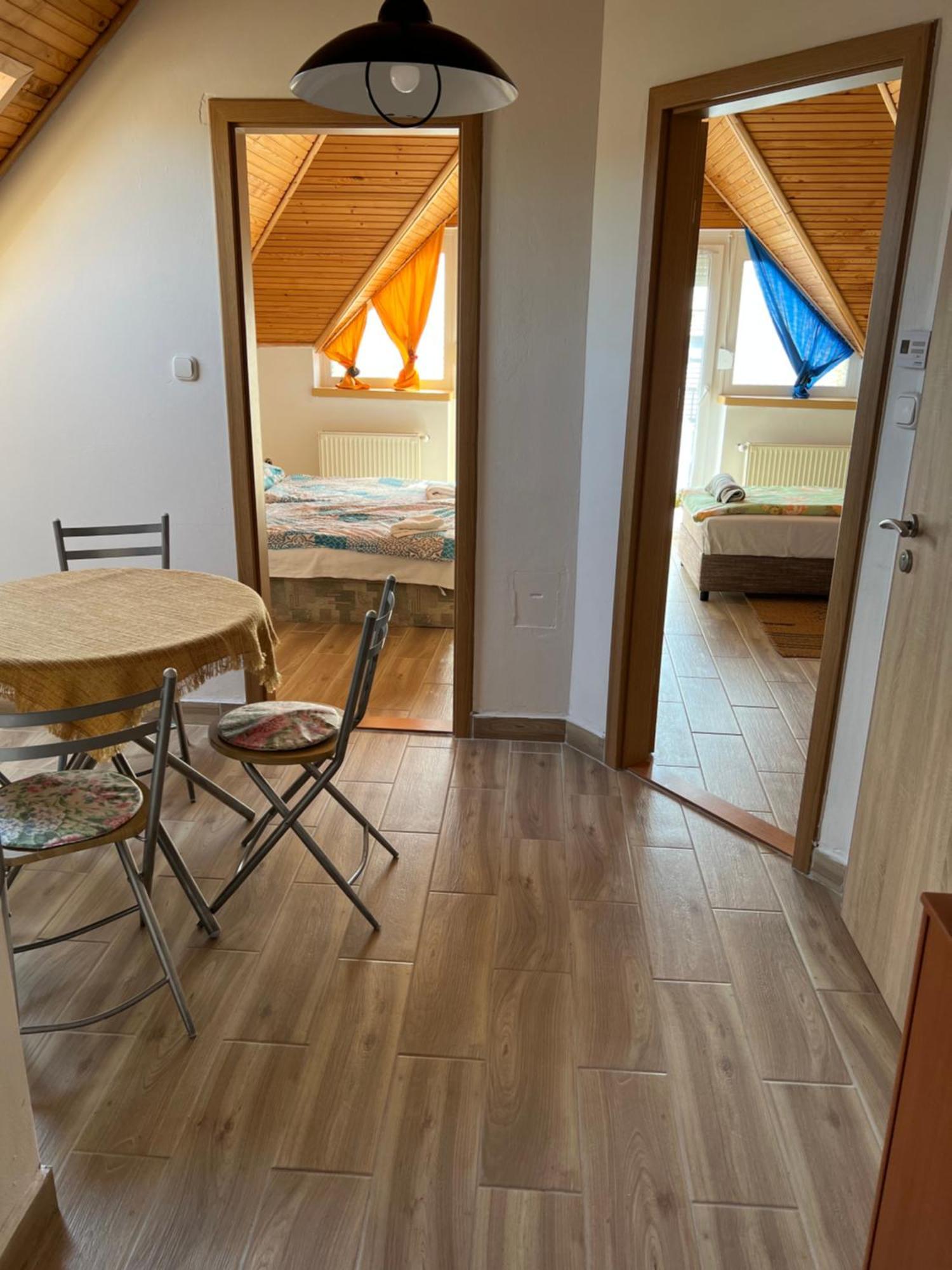 Csikos Apartman Gyenesdias Luaran gambar