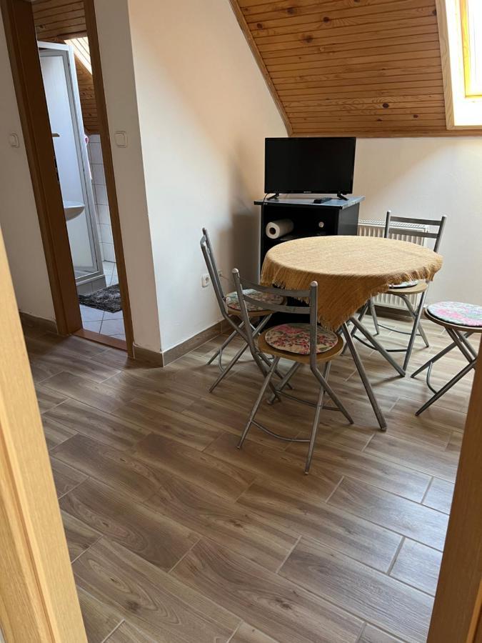 Csikos Apartman Gyenesdias Luaran gambar