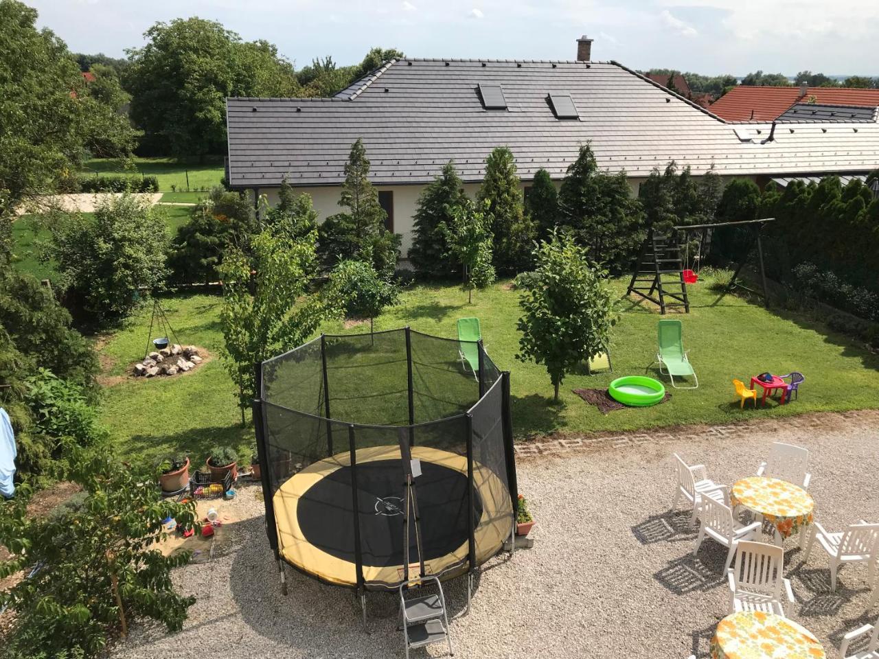 Csikos Apartman Gyenesdias Luaran gambar