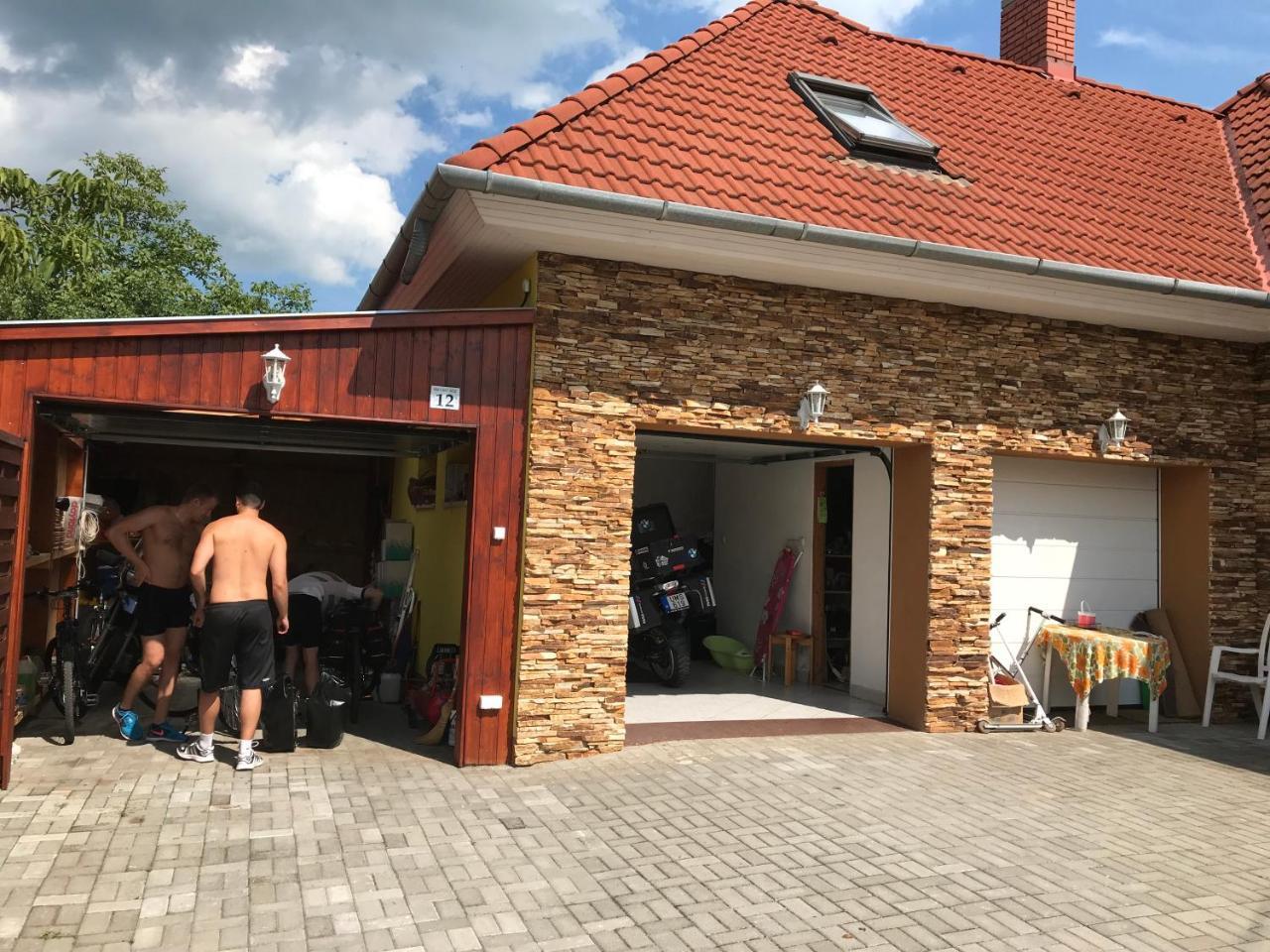 Csikos Apartman Gyenesdias Luaran gambar